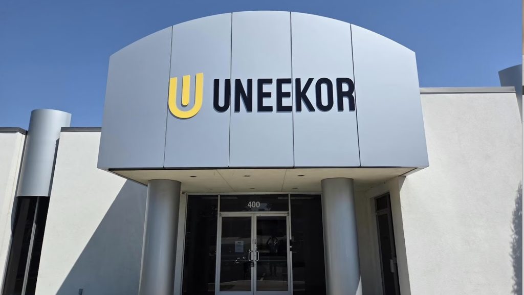 “Uneekor تفتتح مركز الابتكار العالمي في دالاس لتعزيز تكنولوجيا محاكاة الجولف”